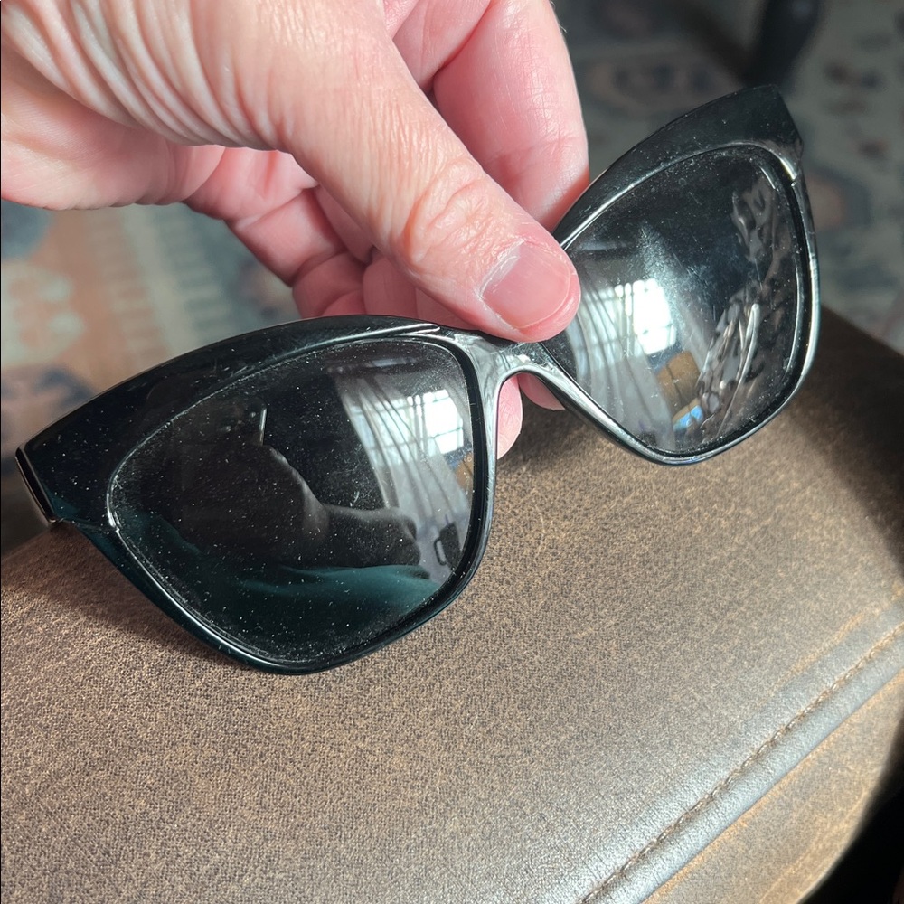 Betsey Johnson Striped Sunnies 🥰
